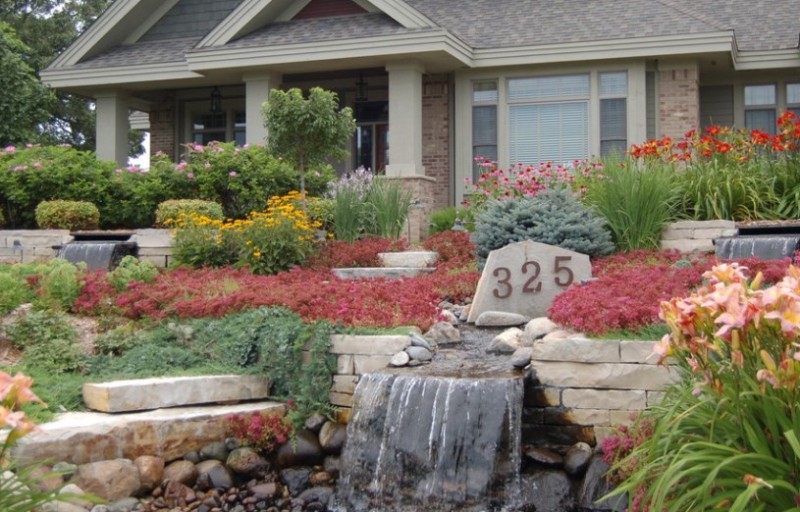 Attractive Front Yard Landscaping Ideas with Rocks