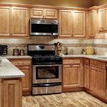 kitchens with honey maple cabinets | park-avenue-honey-maple-kitchen