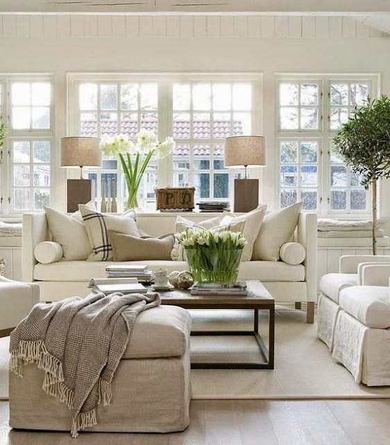 white and off white traditional living room | Living Room Design