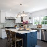 25 Contrasting Kitchen Island Ideas For A Statement - DigsDi