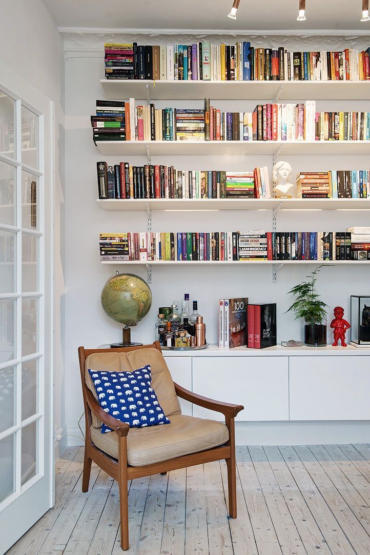 The Magic of Floating Bookshelves: Transform Your Space with These Stylish Storage Solutions