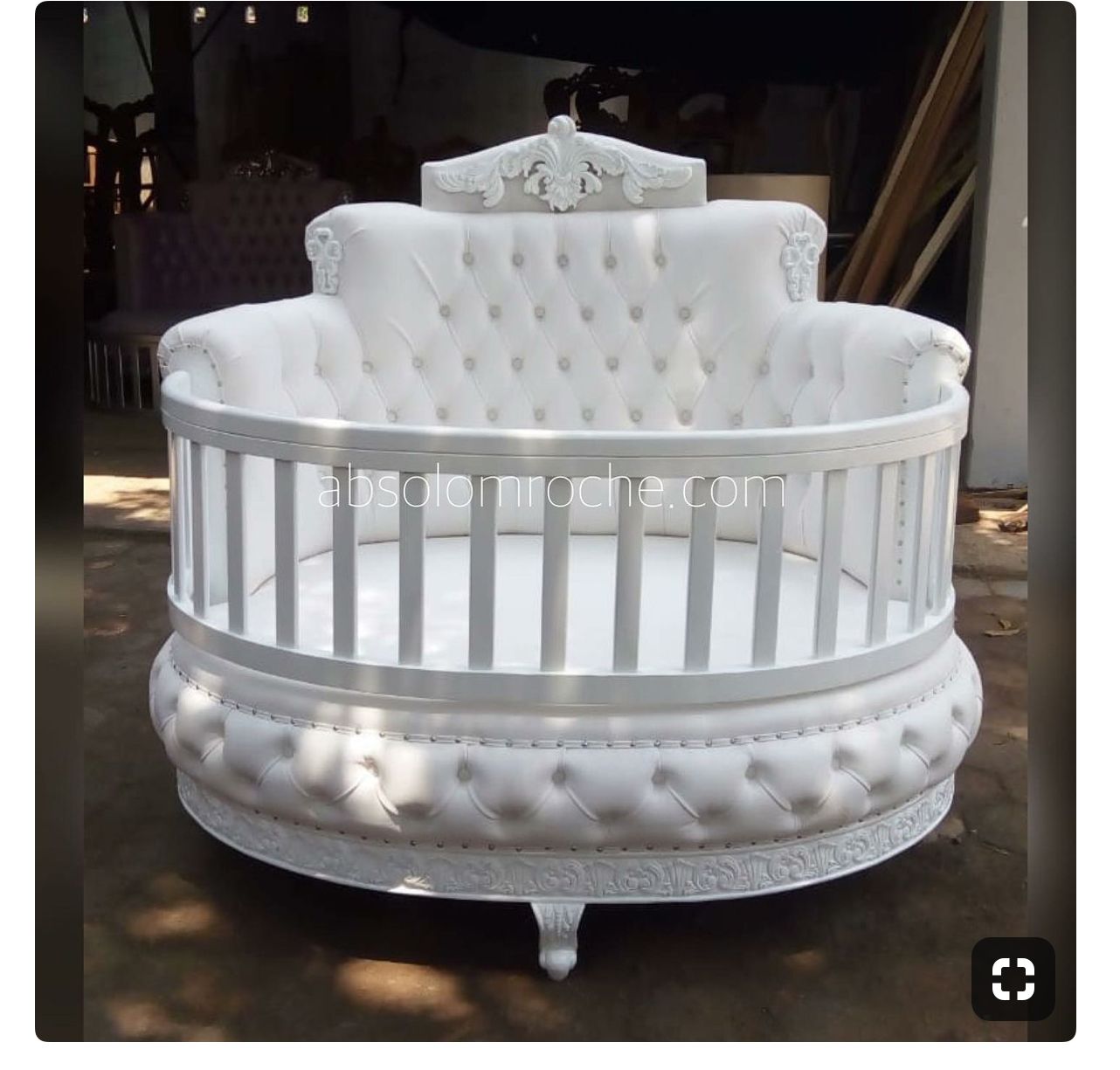 Round Cribs for Modern Baby Nursery