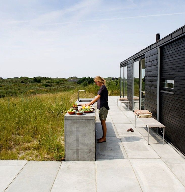 Outdoor Kitchen : a world outside
