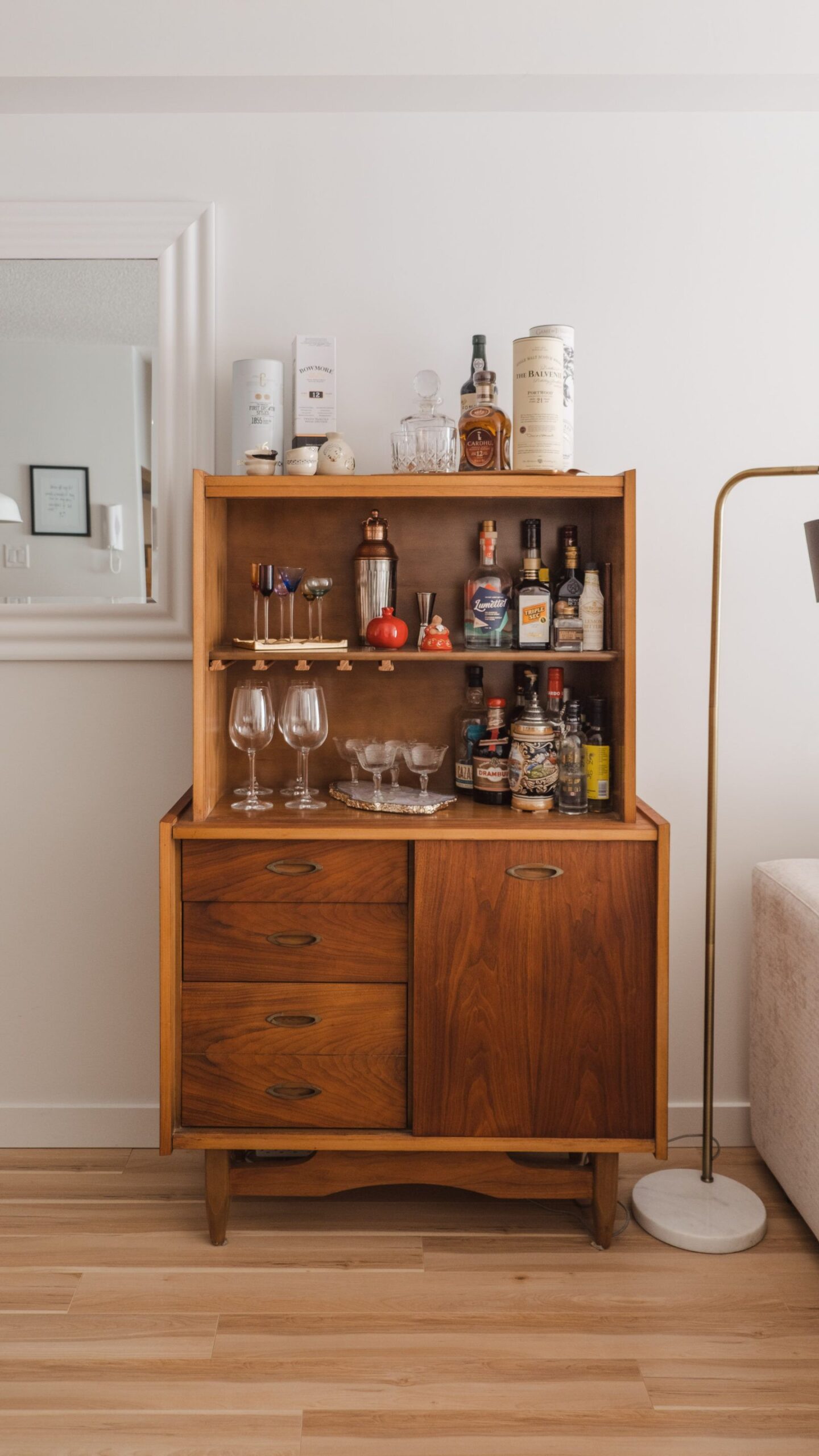 What Furniture Should You Choose For Your Home Bar?