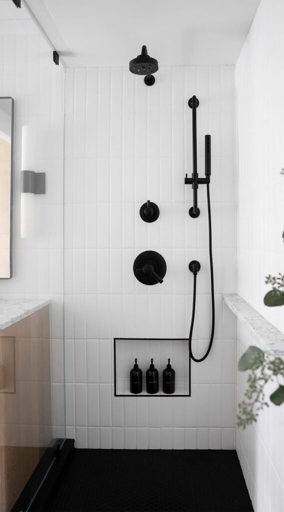 1700485088_White-Bathroom-Tiles.jpg