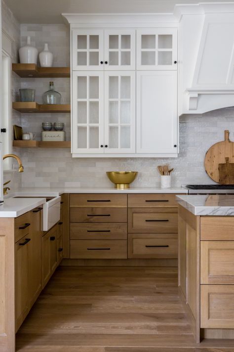 Oak Kitchen Cabinets Reflect Class and  Quality