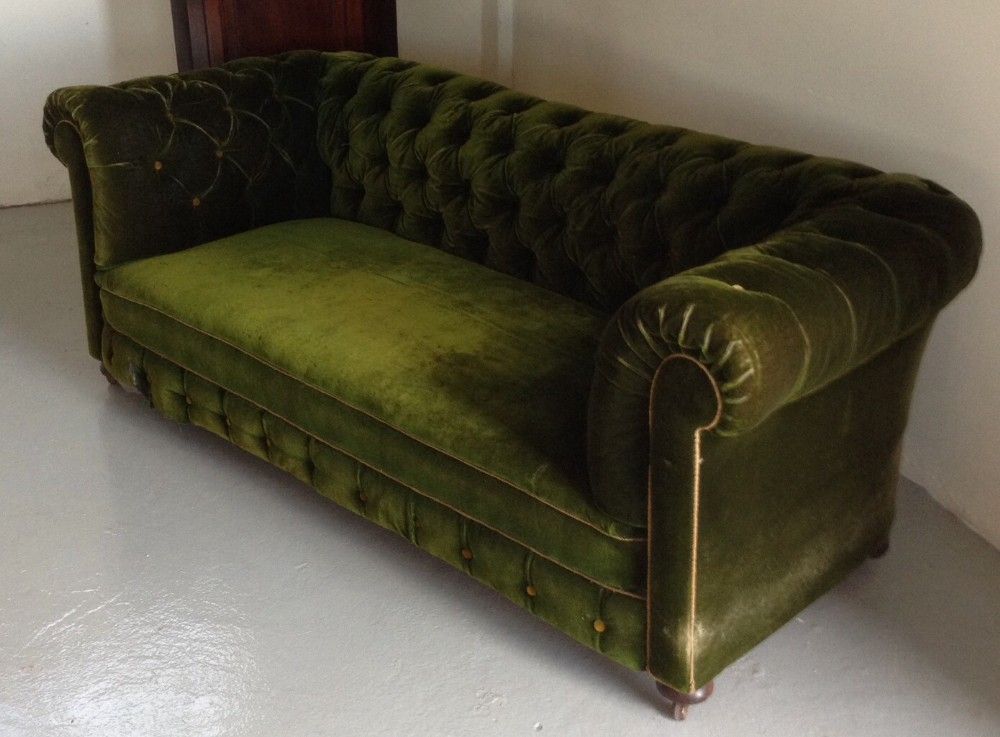 Victorian Style Sofas for Decoration
