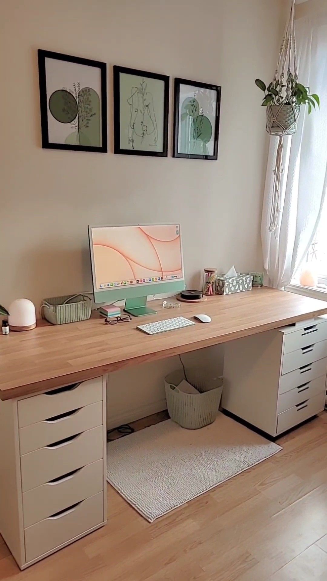 Desk with Drawers Offer Better  Organization