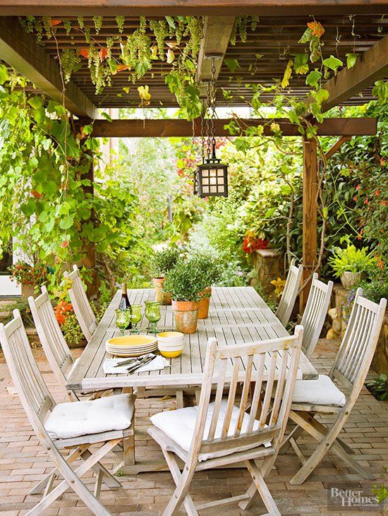 How To Pick The Best Outdoor Dining Set?