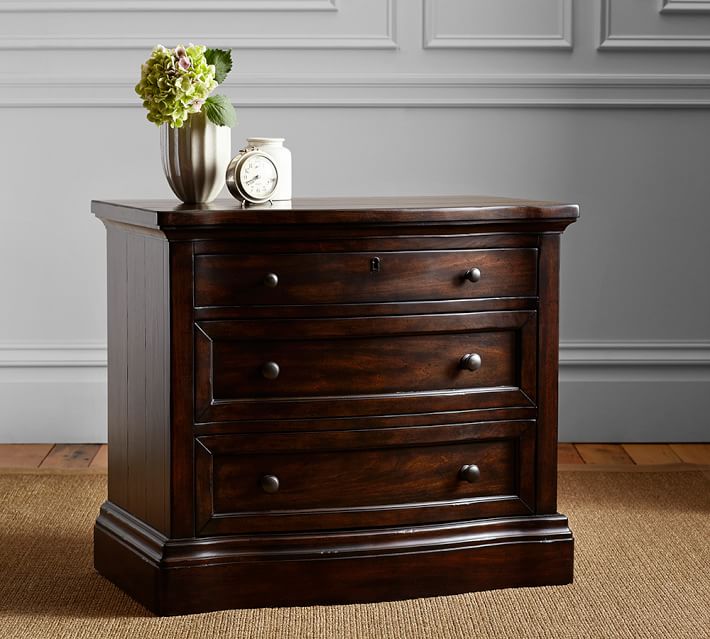 Factors To Consider While Buying A Bedside Table