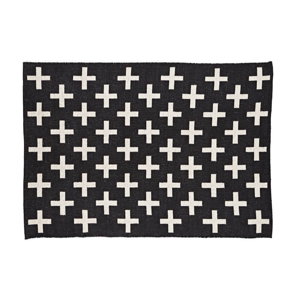 black and white rug indoor + outdoor rug (black) | the land of nod YUANMCE