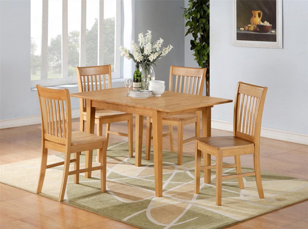 Comfortable Kitchen Table and Chairs Increase the Taste of Food
