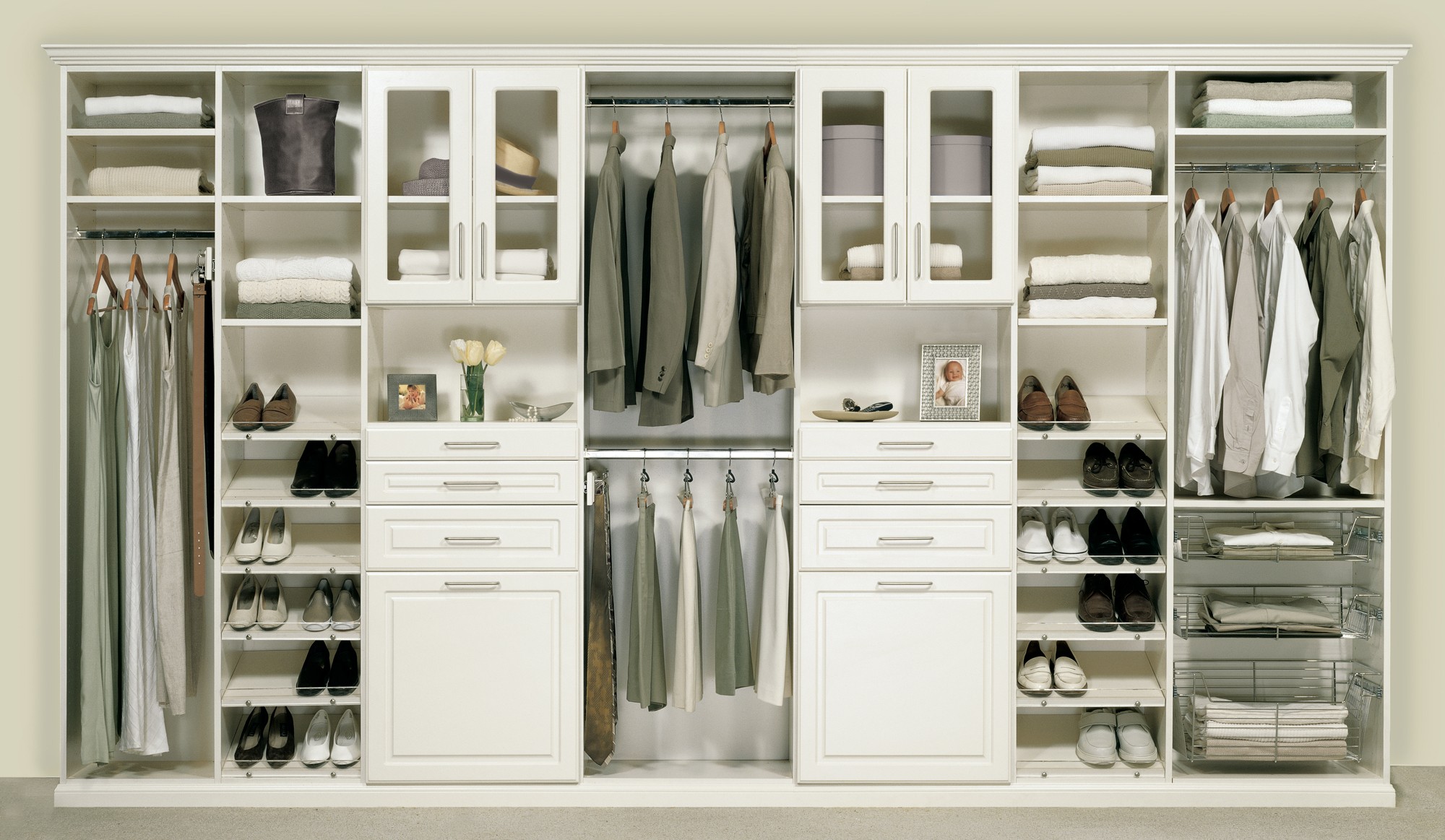 Wardrobe Closet for Increasing the Beauty of Your House