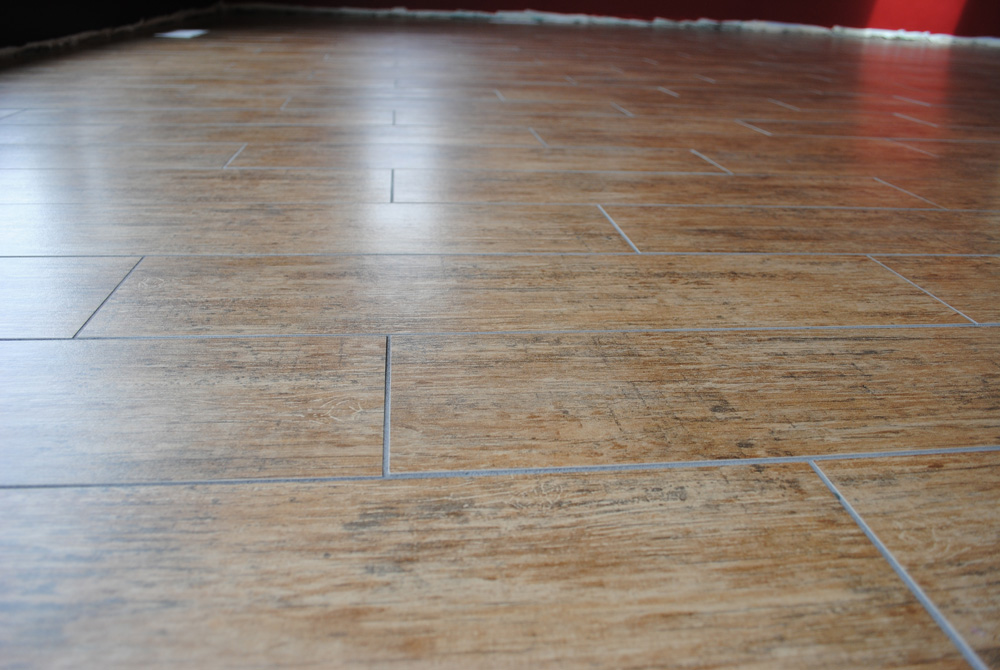 ceramic floor tile wood pattern ... accessories inspirations | : rustic wood accent looks like wood  flooring VIOKXKN