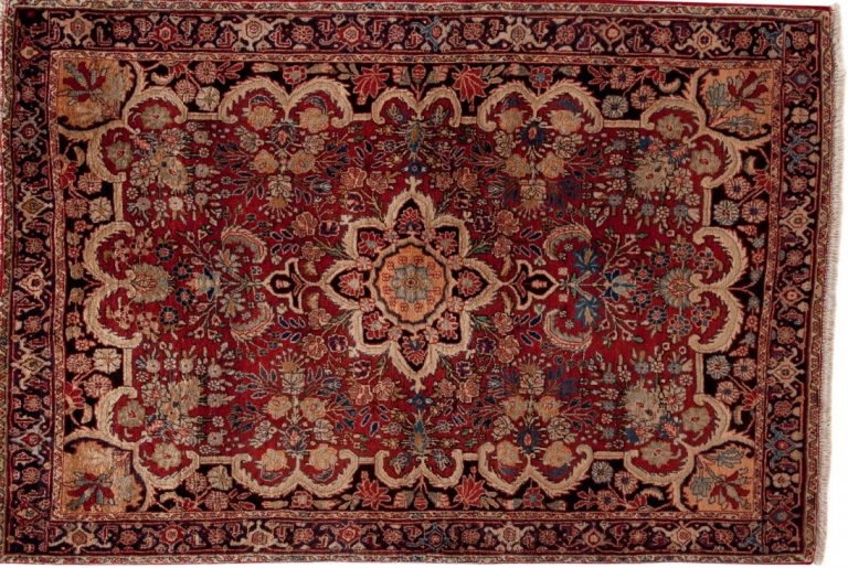 Oriental rugs are the perfect vintage partners for your house floor