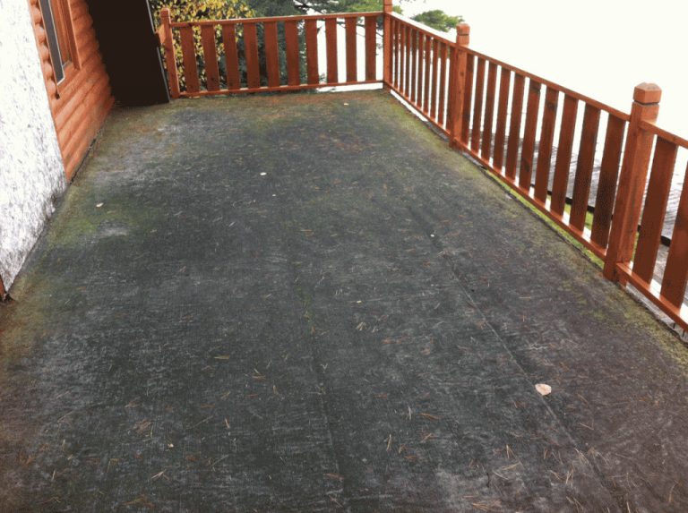 Make your deck more lively and decorative using outdoor carpet for