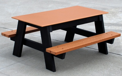 Buy a Durable Kids' Outdoor Table at an Affordable Price | Recycled