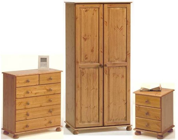 Pine Wardrobes u2013 A choice of Rustic Style and Durability