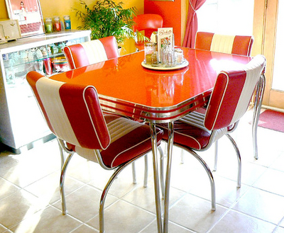 love this cool retro dining set! which also makes me retro! we had a