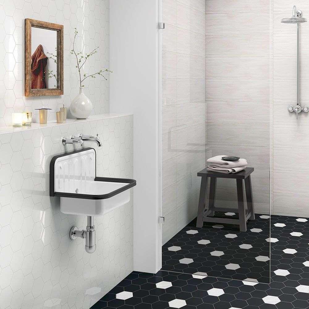 Non-slip flooring for safety in your ​modern bathroom