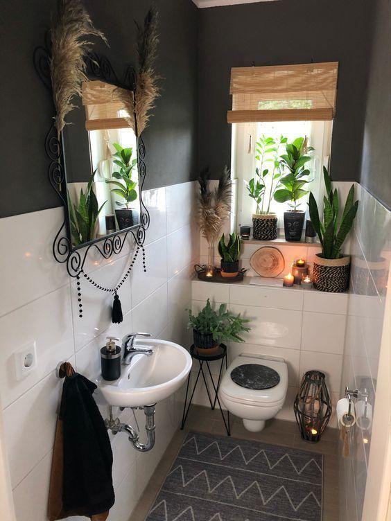 Bohemian bathroom: Layer vibrant textiles and eclectic ​decor ⁤for a free-spirited feel