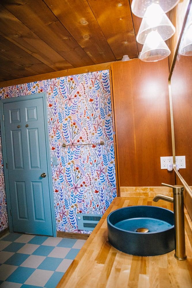 Wooden ⁣bathroom floors for a warm, inviting atmosphere